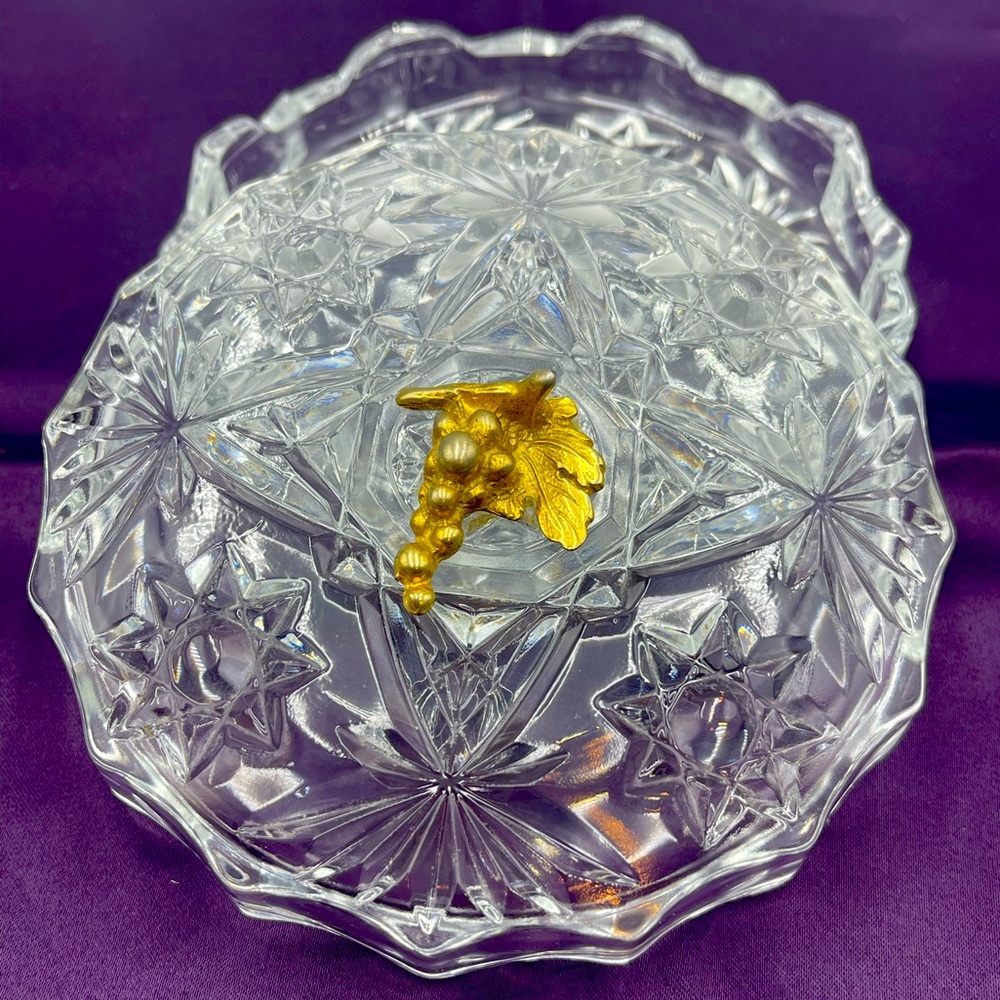 Anchor Hocking “Prescut” Crystal Trinket Box w/ Brass Grape Cluster Accent Lid - Picture 13 of 16